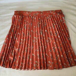 NWT pleated skirt
